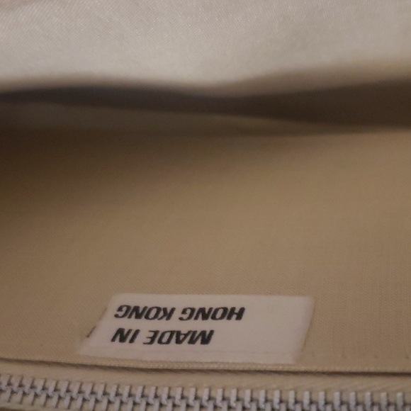 Hot pink vintage clutch...straw weaved. Medium sized. - Picture 5 of 7